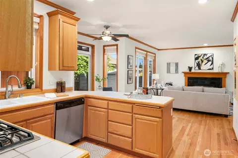 Kitchen - 18430 11th Dr SE, Bothell, WA 98012 photo 1 of 6