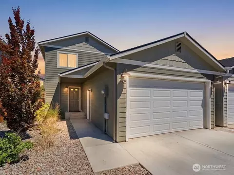 479 S Kansas Loop, East Wenatchee, WA 98802