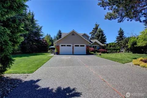 12270 Maple Crest Dr, Burlington, WA 98233
