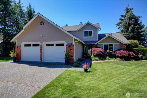 12270 Maple Crest Dr, Burlington, WA 98233