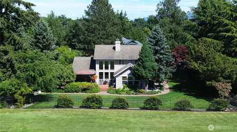 12270 Maple Crest Dr, Burlington, WA 98233