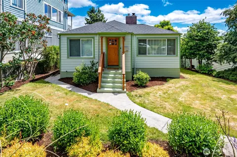 3216 24th Ave W, Seattle, WA 98199