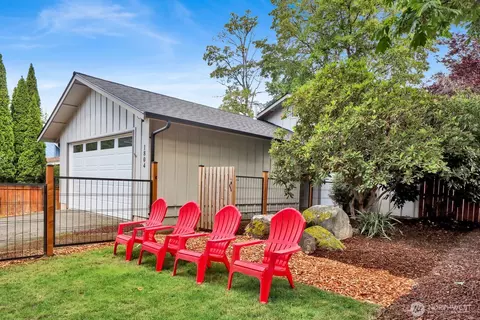 1804 Olympic Pl, Bellingham, WA 98229