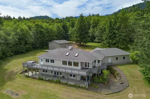 201 Karvellis Ln, Port Angeles, WA 98363