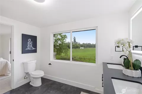 Bath - 39302 236th Ave SE, Enumclaw, WA 98022 photo 3 of 4