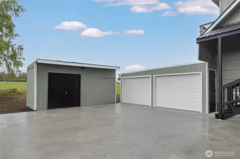 Exterior - 39302 236th Ave SE, Enumclaw, WA 98022 photo 6 of 8