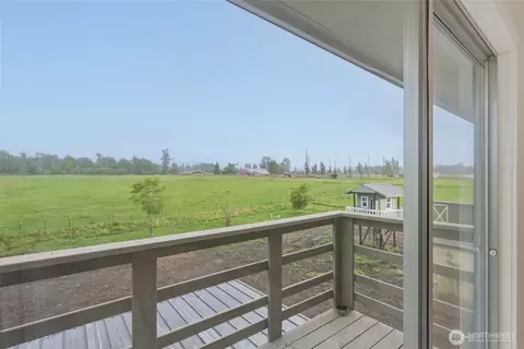 Exterior - 39302 236th Ave SE, Enumclaw, WA 98022 photo 5 of 8