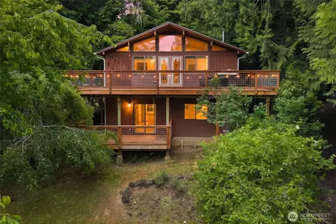 381 E Soundview Dr, Shelton, WA 98584