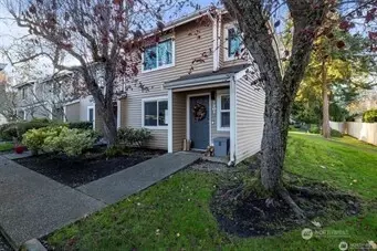 23707 13th Pl S #1202, Des Moines, WA 98198