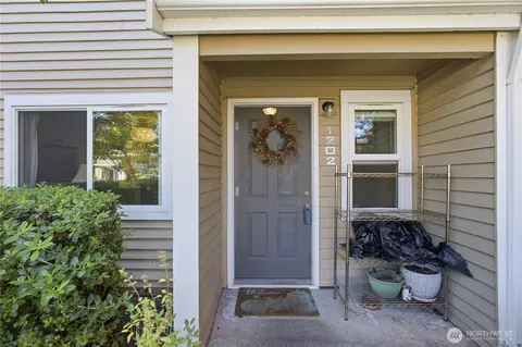 23707 13th Pl S #1202, Des Moines, WA 98198