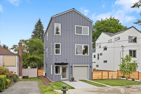 10330 Ashworth Ave N, Seattle, WA 98133