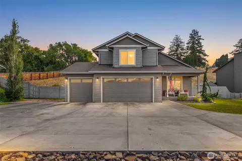 3143 NW Delcon Ct, East Wenatchee, WA 98802