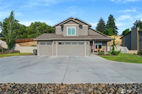 3143 NW Delcon Ct, East Wenatchee, WA 98802