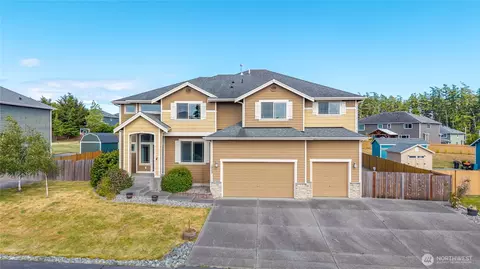 1033 Lyle Ridge Cir, Oak Harbor, WA 98277