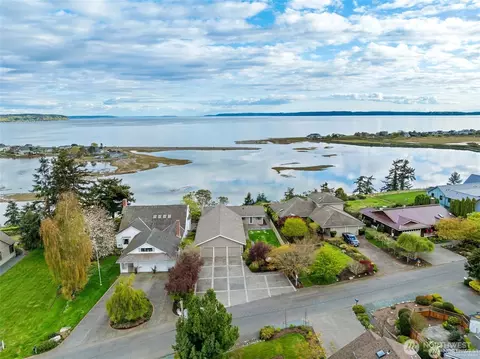 2368 Soundview Dr, Langley, WA 98260