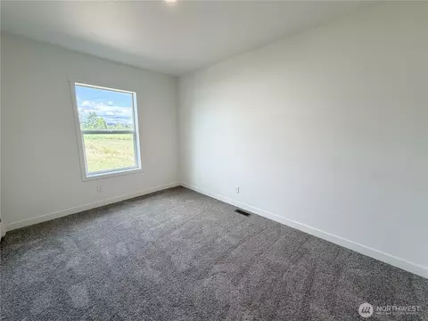 4561 Windemere St, Longview, WA 98632 photo 9