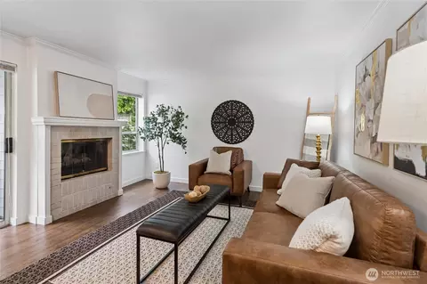 2244 13th Ave W #411, Seattle, WA 98119
