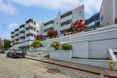 2244 13th Ave W #411, Seattle, WA 98119