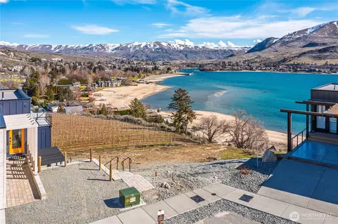 1325 Dragonfly Ct, Chelan, WA 98816