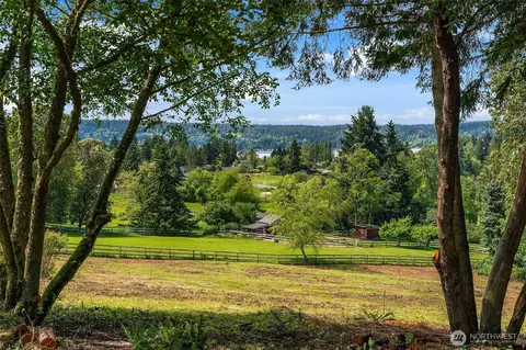 9416 SW 266th Ln, Vashon, WA 98070