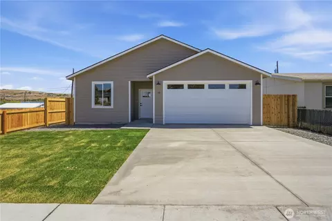 38 N Ginkgo St, Soap Lake, WA 98851