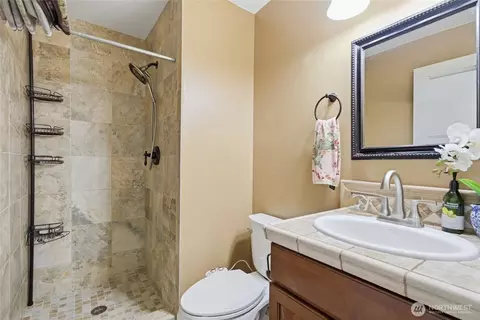 Bath - 10927 NE 157th St, Bothell, WA 98011 photo 2 of 6