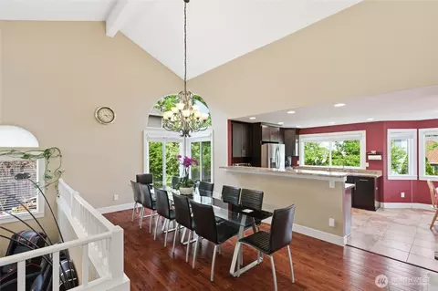 Dining - 10927 NE 157th St, Bothell, WA 98011 photo 3 of 4