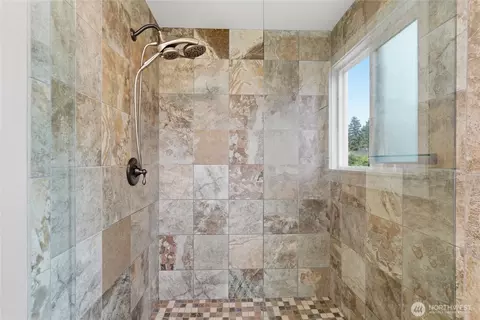 Bath - 10927 NE 157th St, Bothell, WA 98011 photo 5 of 6