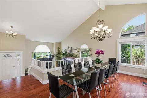 Dining - 10927 NE 157th St, Bothell, WA 98011 photo 1 of 4
