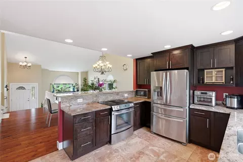 Kitchen - 10927 NE 157th St, Bothell, WA 98011 photo 2 of 3