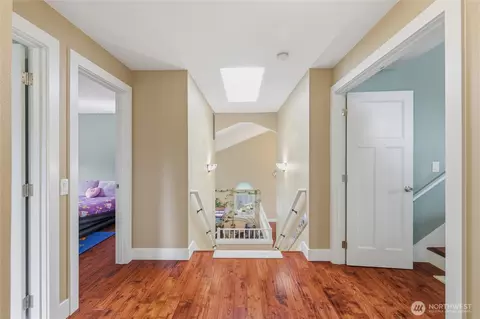 Entry Way - 10927 NE 157th St, Bothell, WA 98011 photo 2 of 2