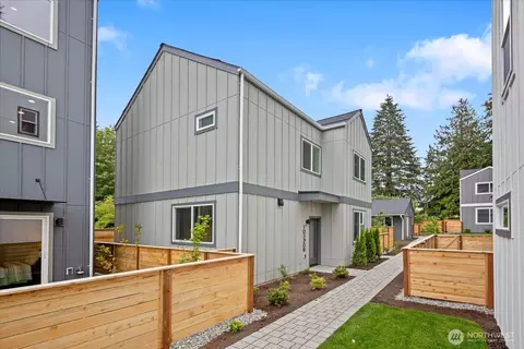 10330 Ashworth Ave N #B, Seattle, WA 98133