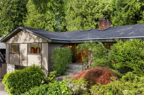 11032 39th Ave NE, Seattle, WA 98125