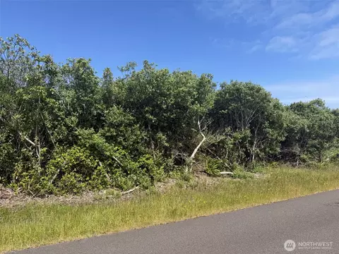 1079 Fairwood Dr, Ocean Shores, WA 98569