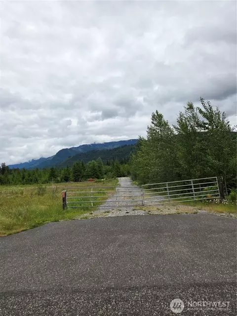 9242 Heady Rd, Sumas, WA 98295
