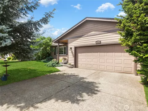 2003 Buttercup Dr, Lynden, WA 98264