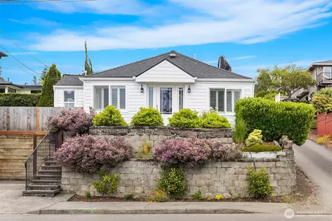103 8th Ave S, Edmonds, WA 98020