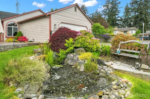Exterior - 7425 3rd Dr W, Everett, WA 98203 photo 4 of 9