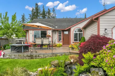 Exterior - 7425 3rd Dr W, Everett, WA 98203 photo 1 of 9