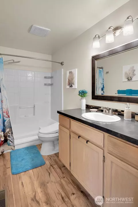 Bath - 7425 3rd Dr W, Everett, WA 98203 photo 1 of 2