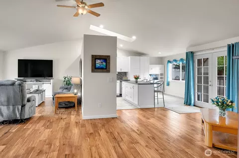 Living - 7425 3rd Dr W, Everett, WA 98203 photo 3 of 3