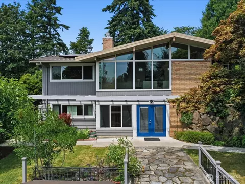 Exterior - 10222 NE 198th St, Bothell, WA 98011 photo 2 of 9