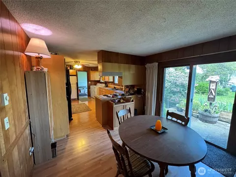 Dining - 402 W G W Maple St, Sequim, WA 98382 photo 1 of 2