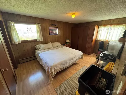 Bedroom - 402 W G W Maple St, Sequim, WA 98382 photo 1 of 2