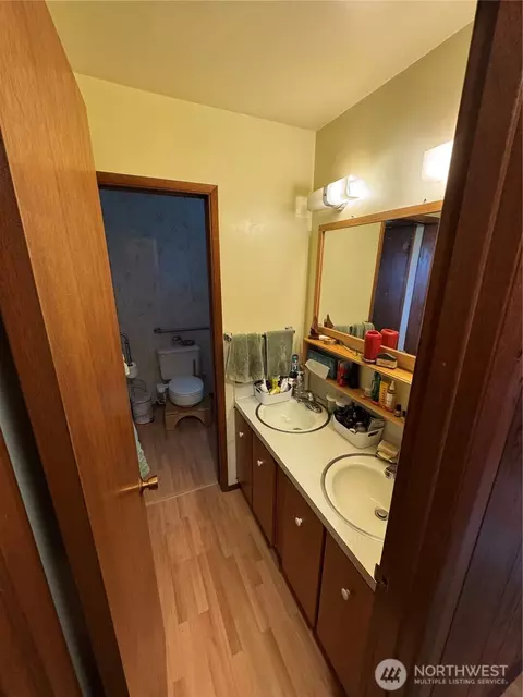 Bath - 402 W G W Maple St, Sequim, WA 98382 photo 1 of 4