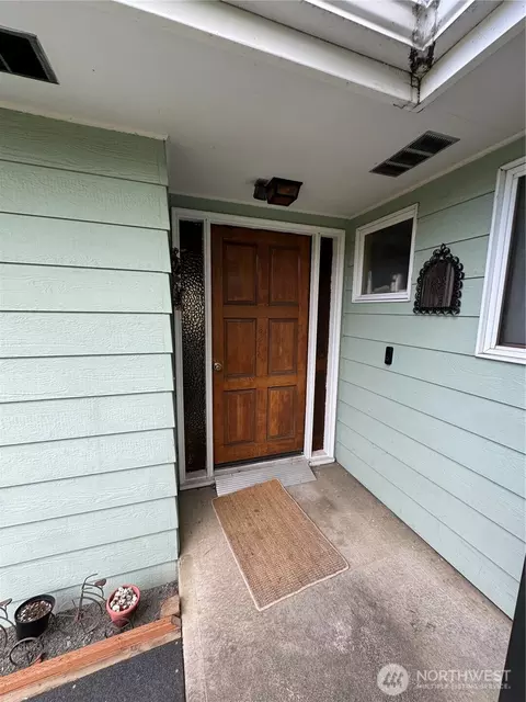 Entry Way - 402 W G W Maple St, Sequim, WA 98382 photo 1 of 3