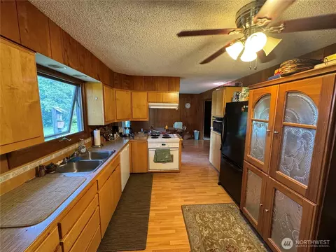 Kitchen - 402 W G W Maple St, Sequim, WA 98382 photo 1 of 2