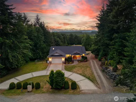 27581 Heavenly Pl NE, Kingston, WA 98346