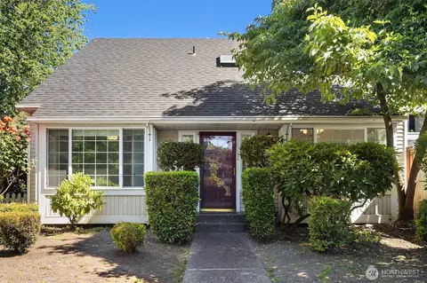 10262 NE 129th Ln, Kirkland, WA 98034