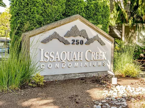 250 NW Dogwood St #C 302, Issaquah, WA 98027